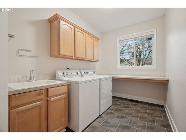 1333 Ne ZACHARY St, Hillsboro, OR 97124