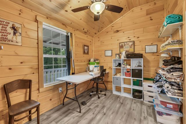 3467 Luther Ragan Rd, Palmyra, TN 37142
