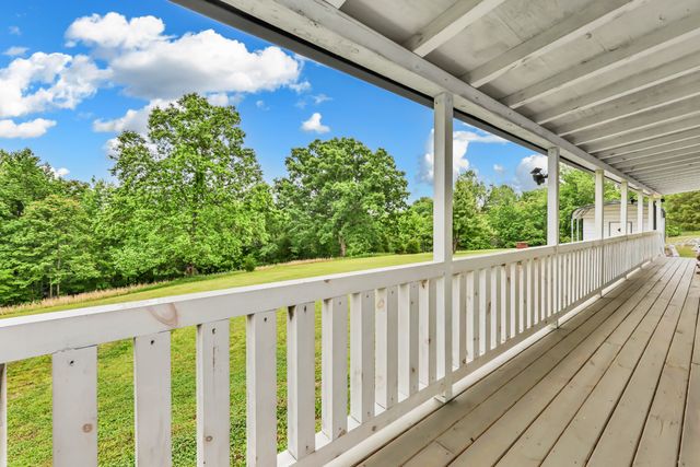 3467 Luther Ragan Rd, Palmyra, TN 37142