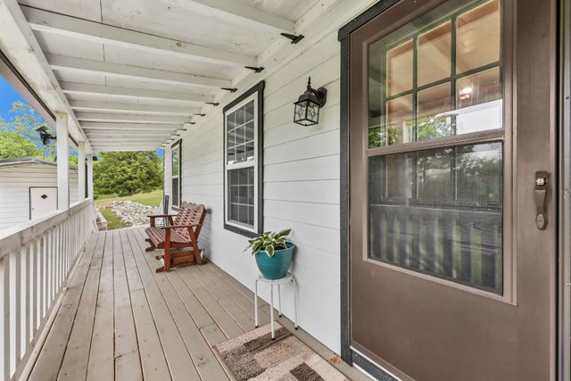 3467 Luther Ragan Rd, Palmyra, TN 37142