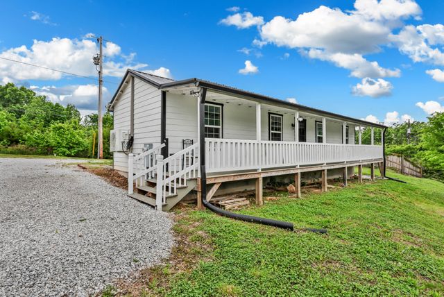 3467 Luther Ragan Rd, Palmyra, TN 37142