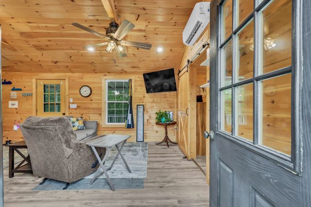 3467 Luther Ragan Rd, Palmyra, TN 37142