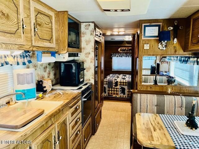 718 Columbine Way, Cosby, TN 37722