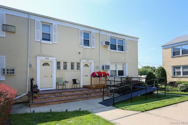 71-11 252 Street 195B, Bellerose, NY 11426