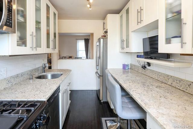 71-11 252 Street 195B, Bellerose, NY 11426