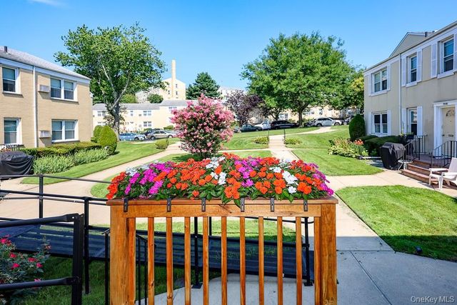 71-11 252 Street 195B, Bellerose, NY 11426