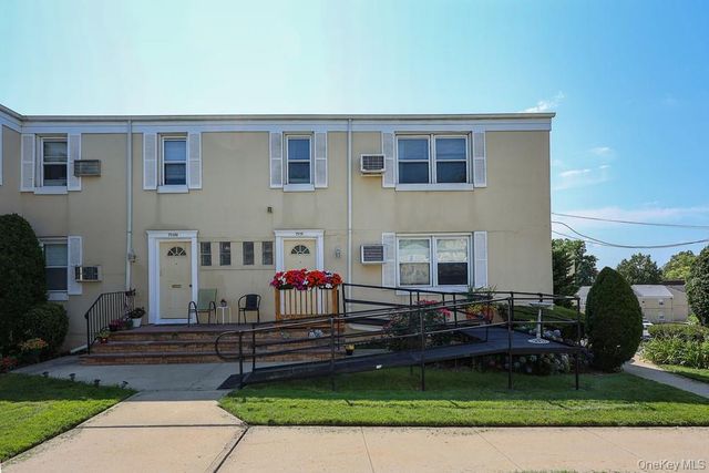 71-11 252 Street 195B, Bellerose, NY 11426