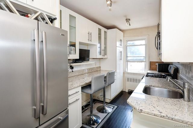 71-11 252 Street 195B, Bellerose, NY 11426