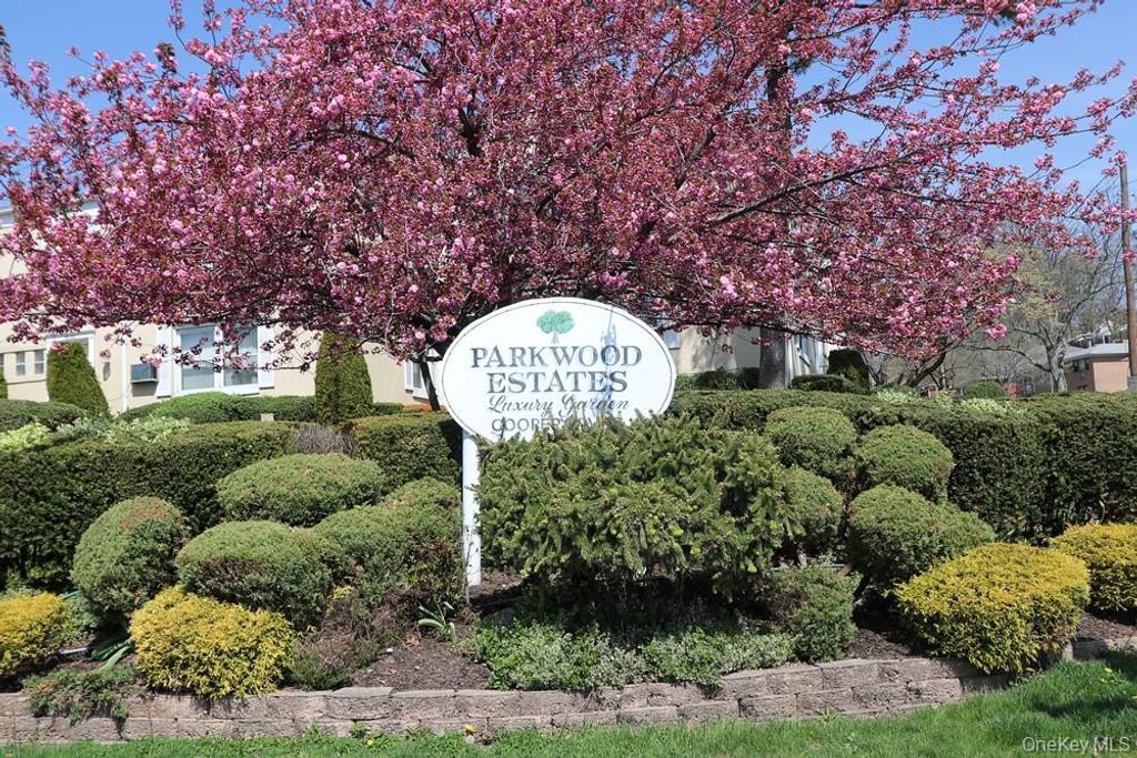 71-11 252 Street 195B, Bellerose, NY 11426