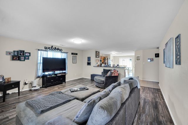 254 Equestrian Drive, Waxahachie, TX 75165