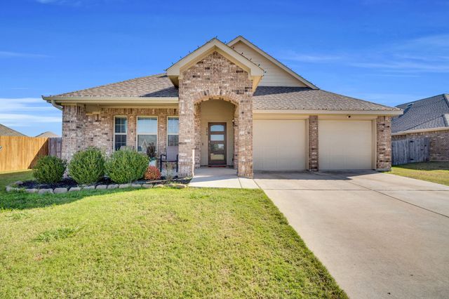 254 Equestrian Drive, Waxahachie, TX 75165
