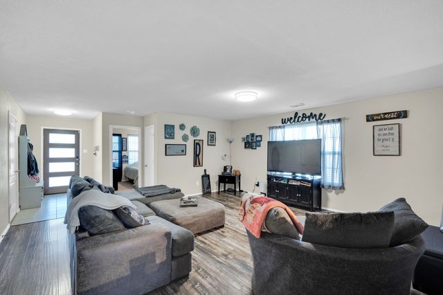 254 Equestrian Drive, Waxahachie, TX 75165