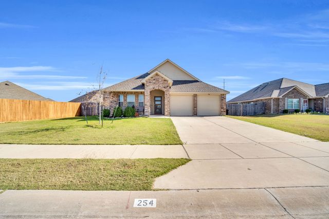 254 Equestrian Drive, Waxahachie, TX 75165