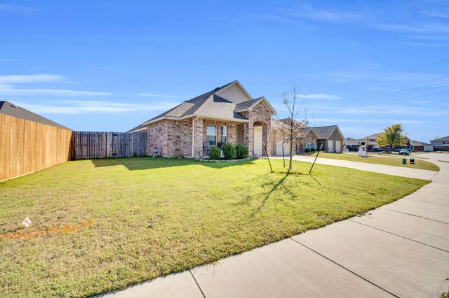 254 Equestrian Drive, Waxahachie, TX 75165