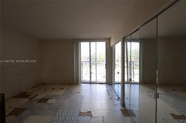 318 NW 107th Ave 2B, Miami, FL 33172