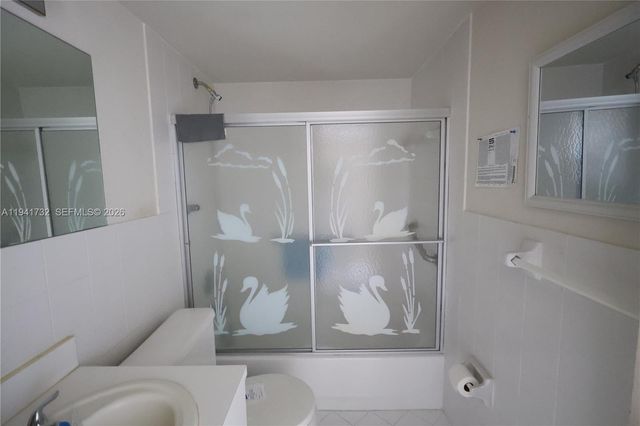 318 NW 107th Ave 2B, Miami, FL 33172