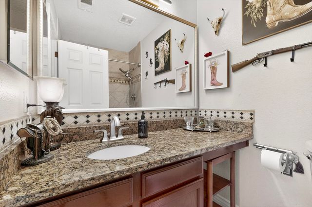 6966 Clark Hills Drive NE, Rio Rancho, NM 87144