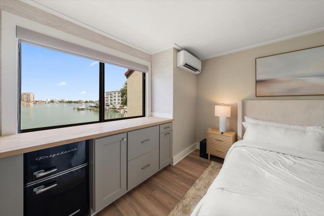 240 WINDWARD PSGE 401, Clearwater Beach, FL 33767