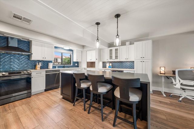 240 WINDWARD PSGE 401, Clearwater Beach, FL 33767