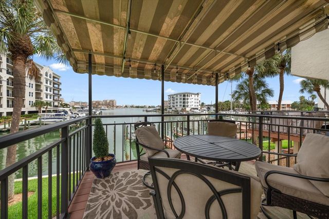 240 WINDWARD PSGE 401, Clearwater Beach, FL 33767