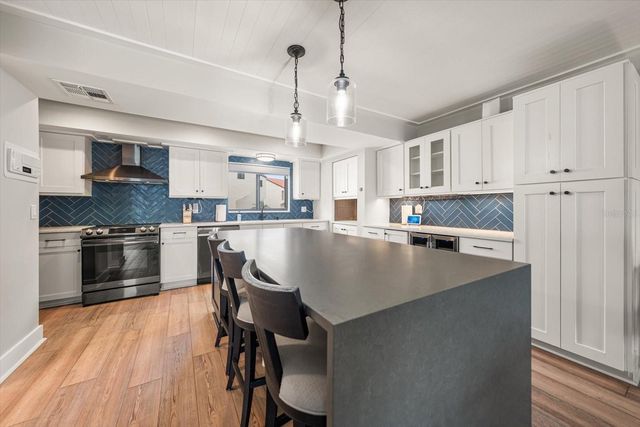 240 WINDWARD PSGE 401, Clearwater Beach, FL 33767
