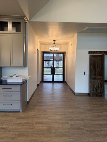 929 Dorsi Circle, Newcastle, OK 73065