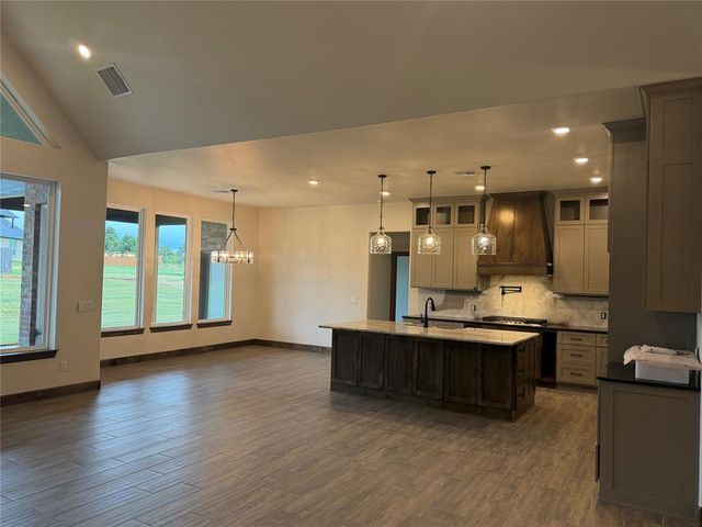 929 Dorsi Circle, Newcastle, OK 73065