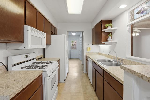 12416 Deer Falls DR B, Austin, TX 78729