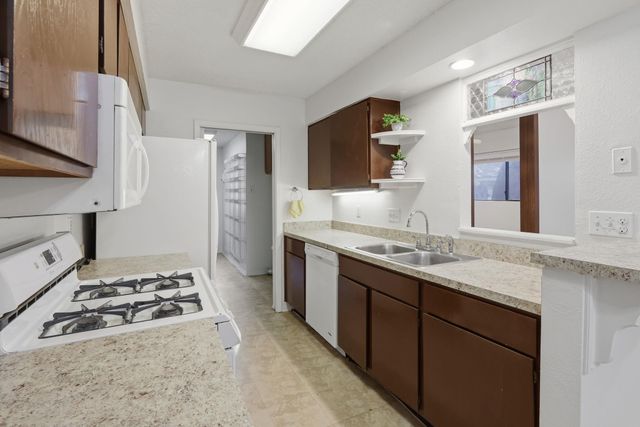 12416 Deer Falls DR B, Austin, TX 78729