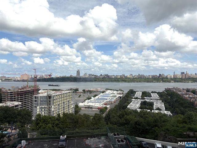 250 Gorge Road 10 J, Cliffside Park, NJ 07010