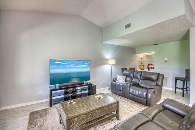 8206 Mooring Circle, Boynton Beach, FL 33472
