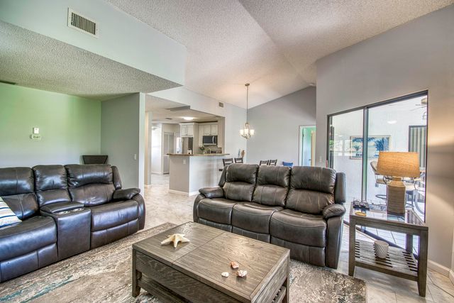 8206 Mooring Circle, Boynton Beach, FL 33472