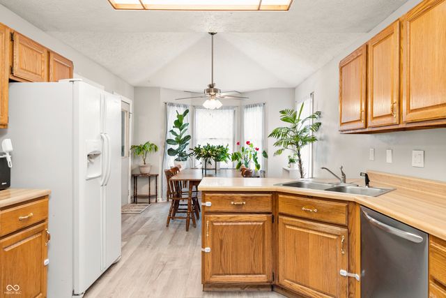 4231 E Lakeview Drive, Martinsville, IN 46151