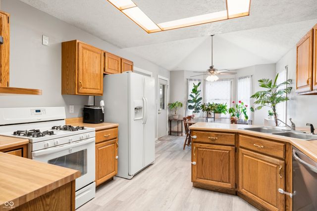 4231 E Lakeview Drive, Martinsville, IN 46151