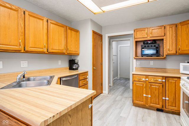 4231 E Lakeview Drive, Martinsville, IN 46151
