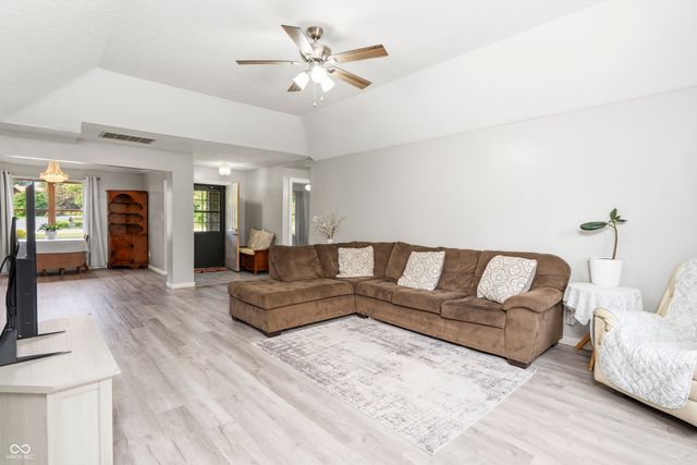 4231 E Lakeview Drive, Martinsville, IN 46151