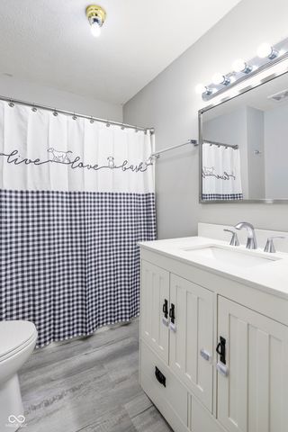 4231 E Lakeview Drive, Martinsville, IN 46151