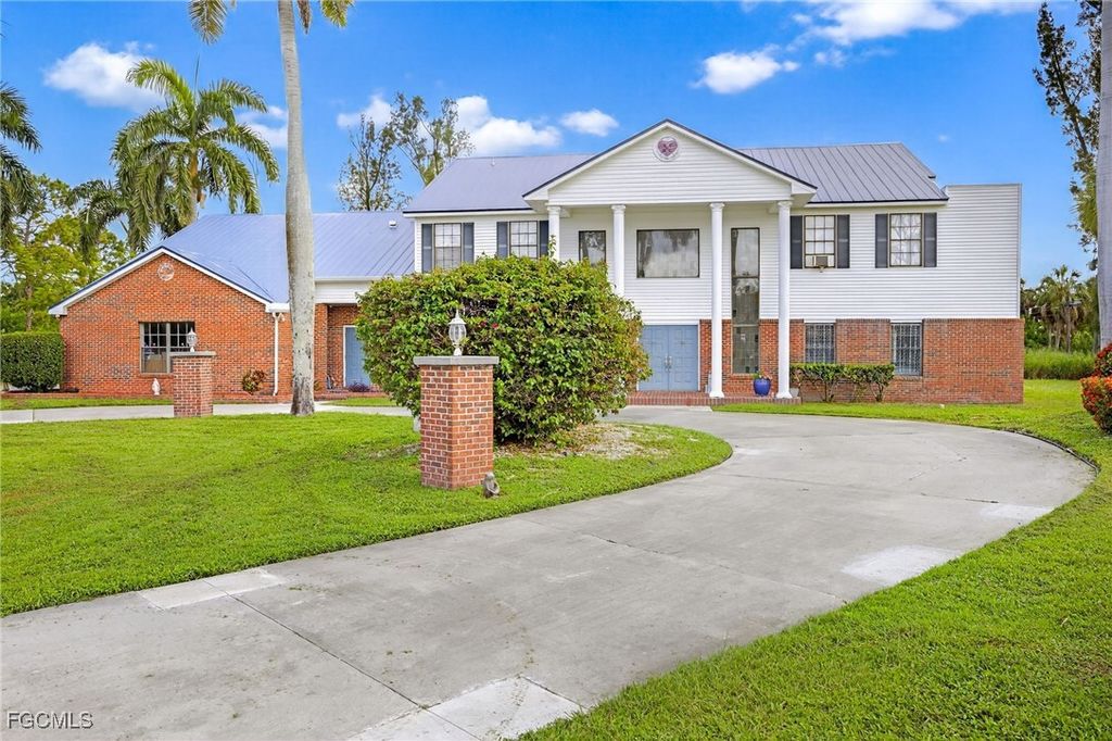 3622 Heritage LN, Fort Myers, FL 33908