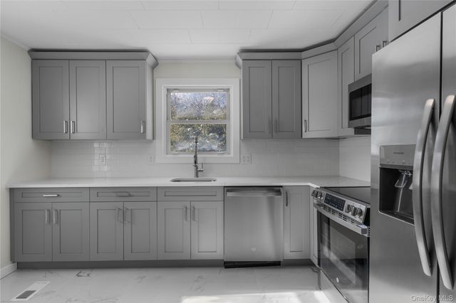 220 County Road 21, Barryville, NY 12719