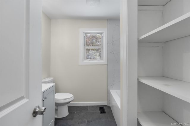 220 County Road 21, Barryville, NY 12719