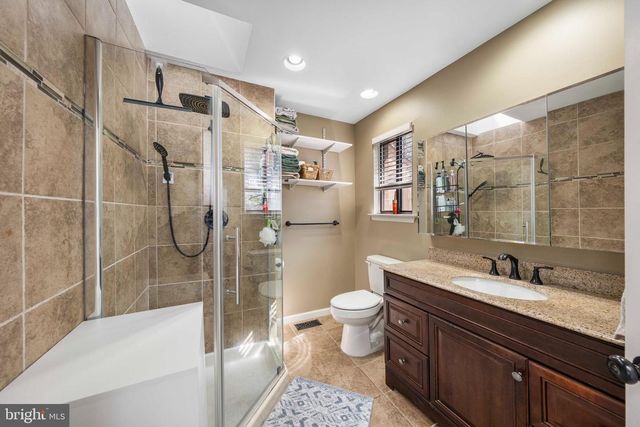 213 AUGUSTA CIR, Mount Laurel, NJ 08054