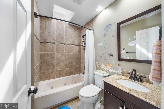 213 AUGUSTA CIR, Mount Laurel, NJ 08054