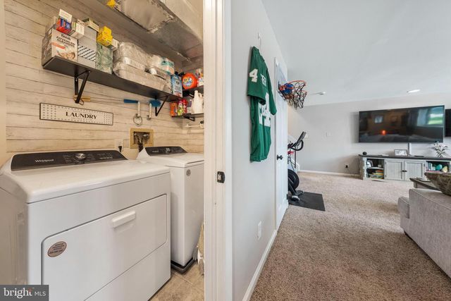 213 AUGUSTA CIR, Mount Laurel, NJ 08054