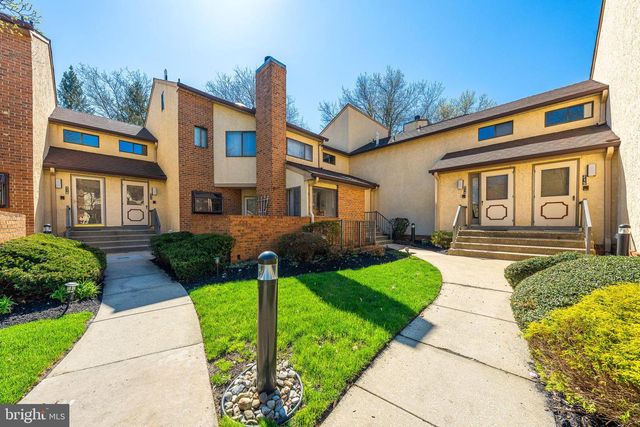 213 AUGUSTA CIR, Mount Laurel, NJ 08054