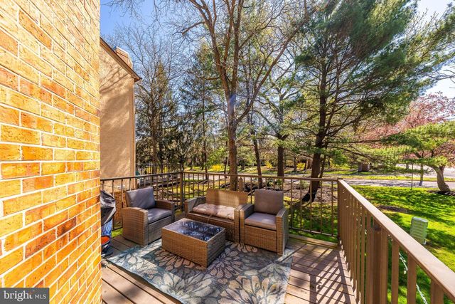 213 AUGUSTA CIR, Mount Laurel, NJ 08054