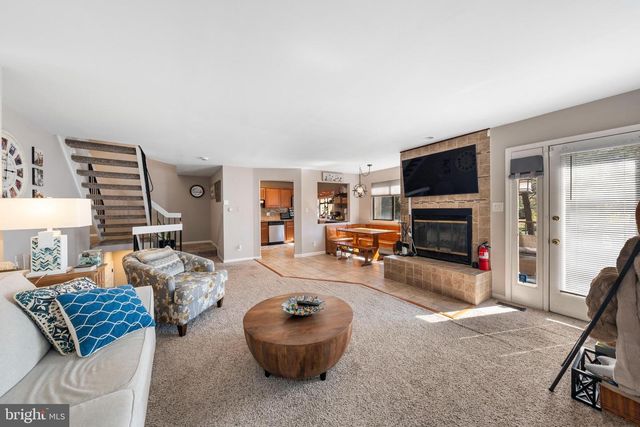 213 AUGUSTA CIR, Mount Laurel, NJ 08054