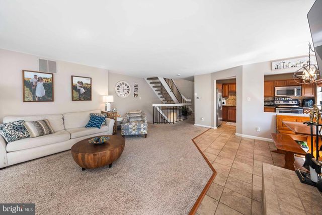 213 AUGUSTA CIR, Mount Laurel, NJ 08054