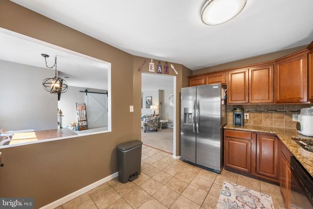 213 AUGUSTA CIR, Mount Laurel, NJ 08054