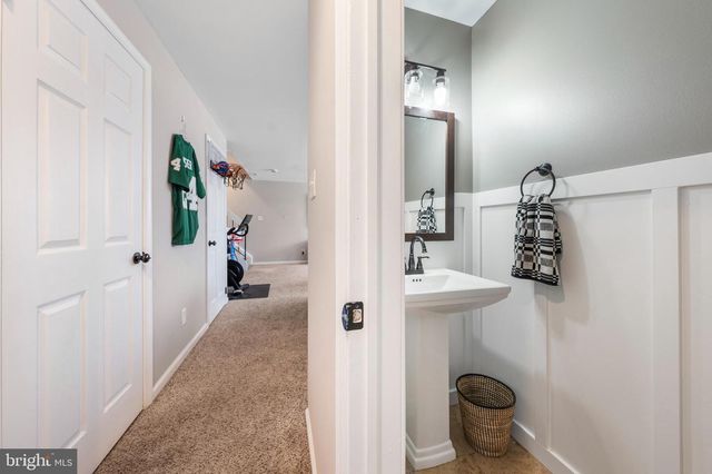 213 AUGUSTA CIR, Mount Laurel, NJ 08054