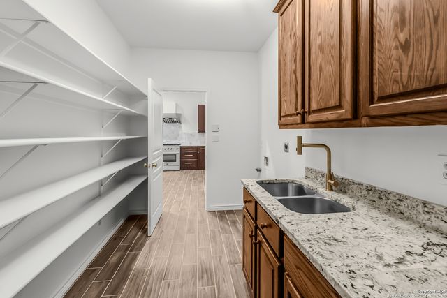 111 WESTWOOD WAY, San Antonio, TX 78218